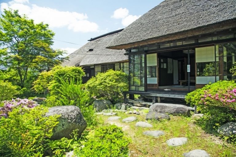 かみのやま温泉駅